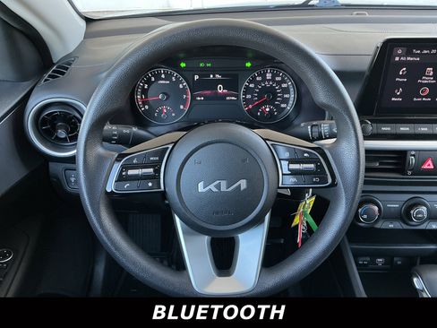 Used 2024 Kia Forte LXS w/ LXS Technology Package image 5