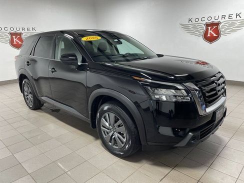Used 2025 Nissan Pathfinder S AWD/4WD image 1