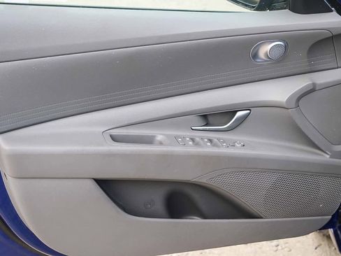 Used 2023 Hyundai Elantra SEL image 20