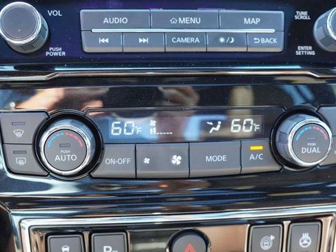 Used 2024 Nissan Titan Platinum Reserve w/ Moonroof Package image 10