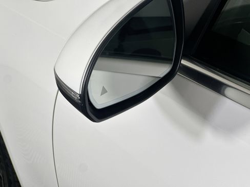 Used 2024 Mercedes-Benz C 300 Sedan image 16