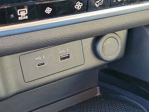 Used 2023 Nissan Rogue SV image 28