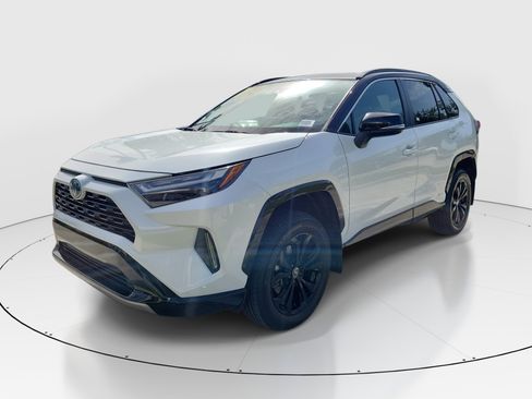 Certified 2023 Toyota RAV4 XSE AWD/4WD image 3