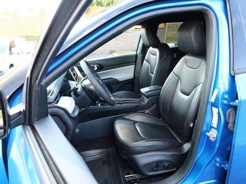 Used 2025 Jeep Compass Limited AWD/4WD image 8