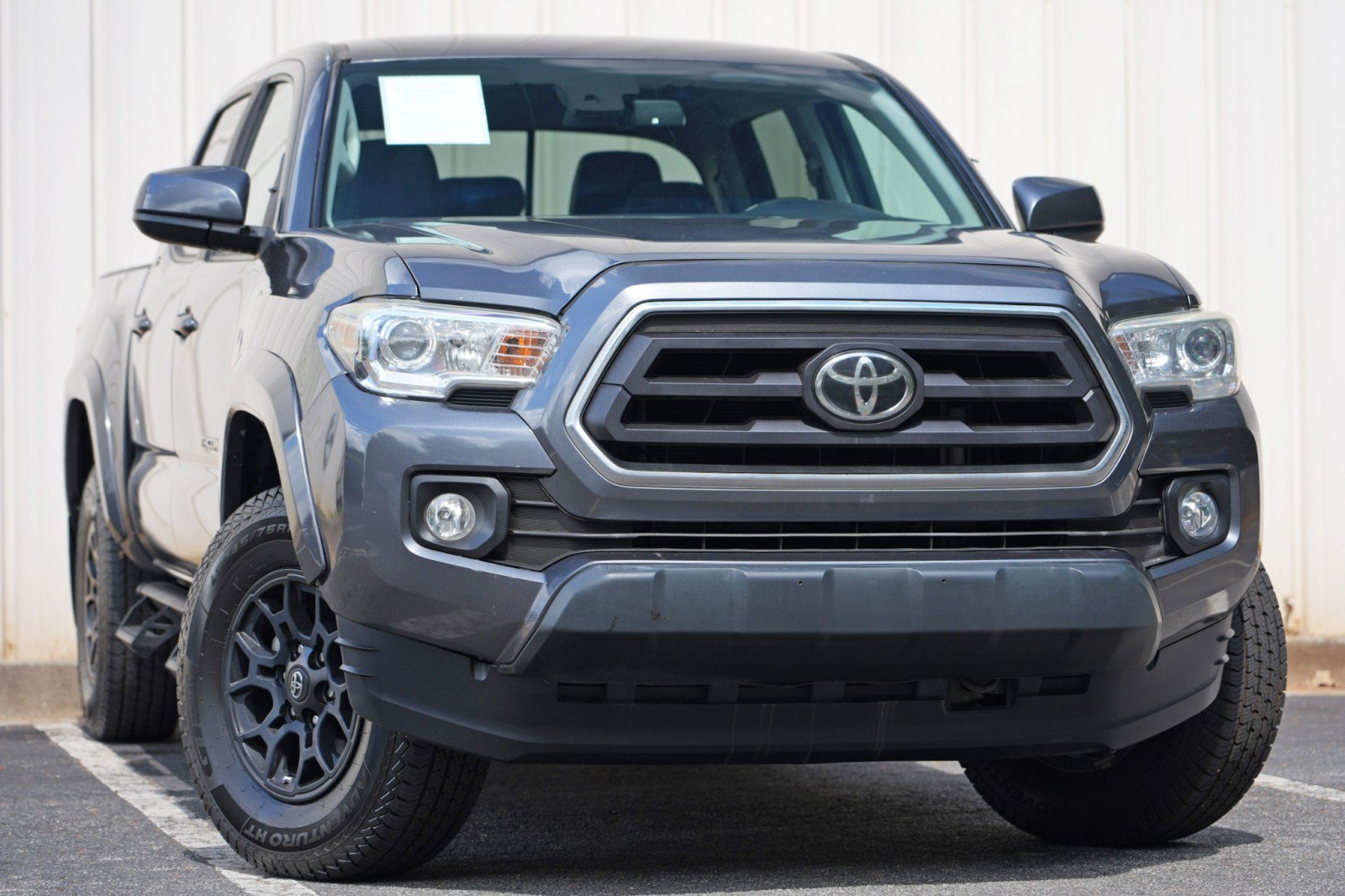 Used 2020 Toyota Tacoma SR5 RWD image 2