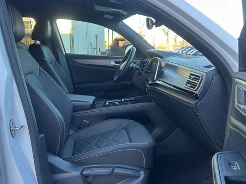 Used 2024 Volkswagen Atlas Cross Sport SE image 21