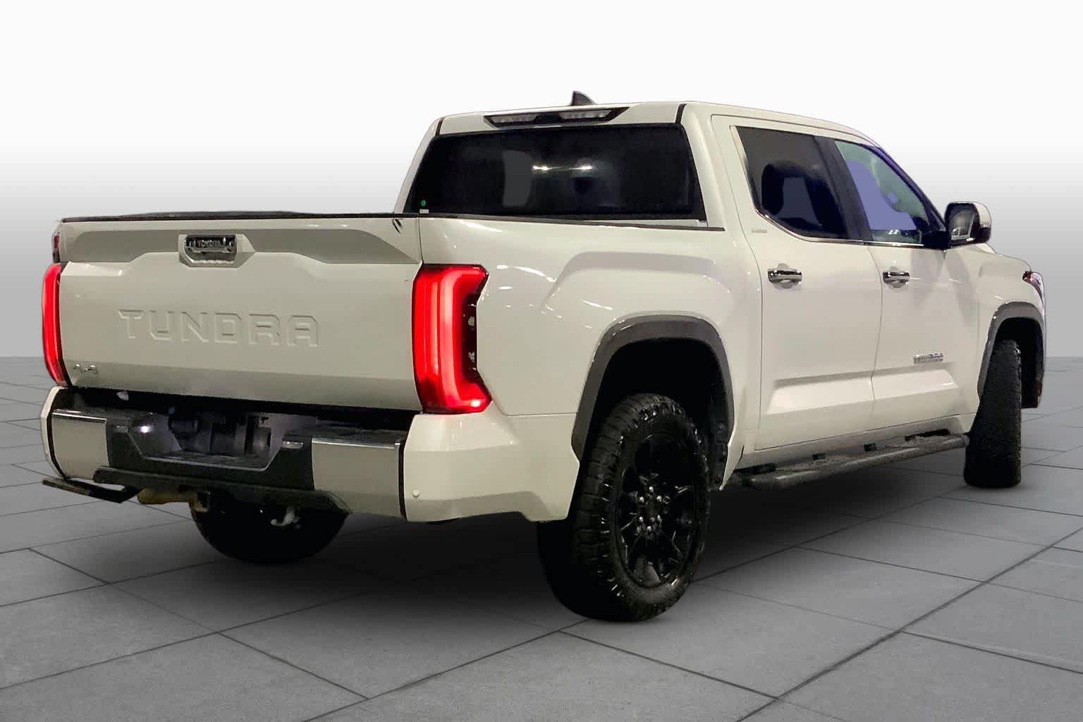 Used 2025 Toyota Tundra Limited AWD/4WD image 12