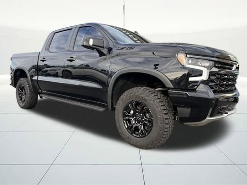 Used 2024 Chevrolet Silverado 1500 ZR2 w/ Technology Package image 8