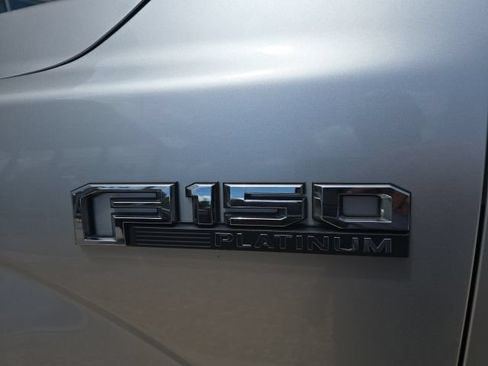 Used 2018 Ford F150 Platinum w/ Equipment Group 701A Luxury AWD/4WD image 10