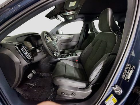 Used 2022 Volvo XC40 P8 Recharge Plus AWD/4WD image 21