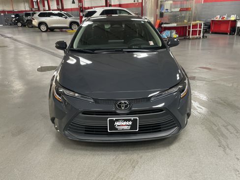 Used 2025 Toyota Corolla LE FWD image 3