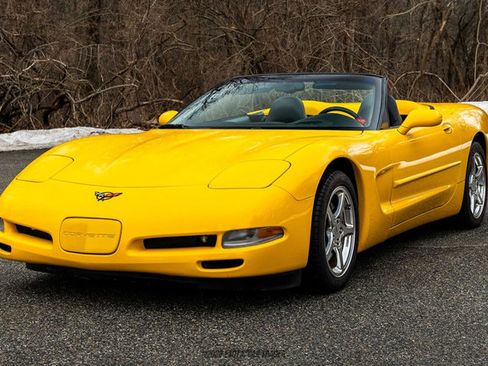 Used 2001 Chevrolet Corvette Convertible w/ Preferred Equipment Group2 image 14