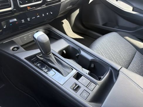 Used 2026 Nissan Sentra SV w/ SV Convenience Package FWD image 32