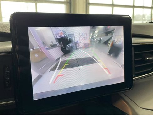 Used 2023 Ford Explorer XLT w/ Equipment Group 202A image 23