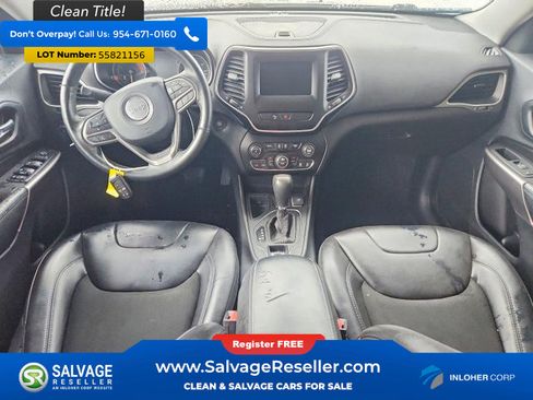 Used 2019 Jeep Cherokee Latitude Plus w/ Comfort/Convenience Group FWD image 11