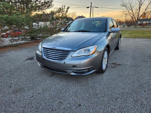 Used 2012 Chrysler 200 Limited image 4