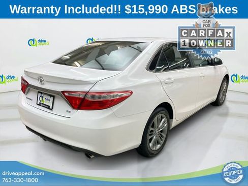 Used 2016 Toyota Camry SE image 5