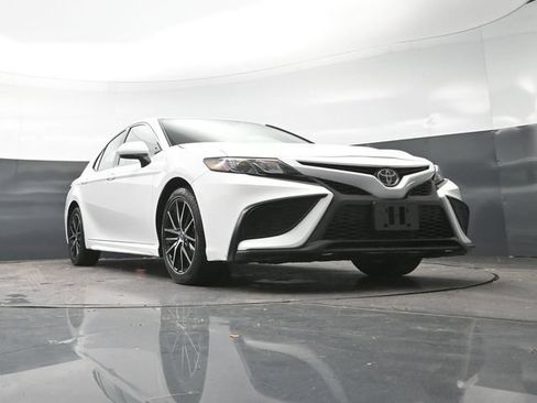 Used 2024 Toyota Camry SE FWD image 28
