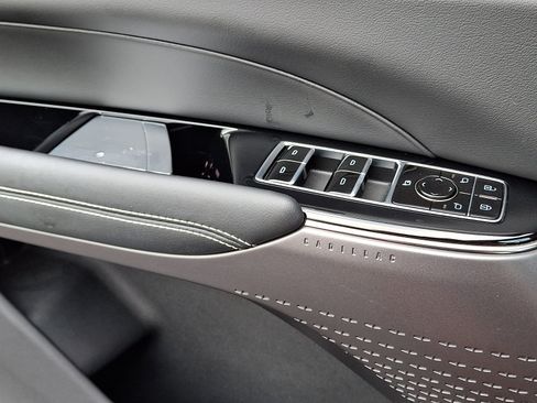 Certified 2024 Cadillac Lyriq Luxury AWD/4WD image 16