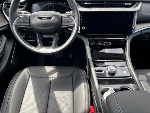 New 2026 Jeep Grand Cherokee L Limited AWD/4WD image 17