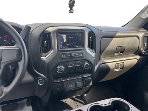 Used 2024 Chevrolet Silverado 1500 Custom image 11