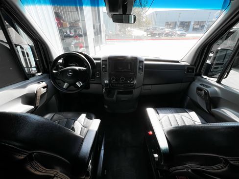 Used 2015 Mercedes-Benz Sprinter 3500 image 21