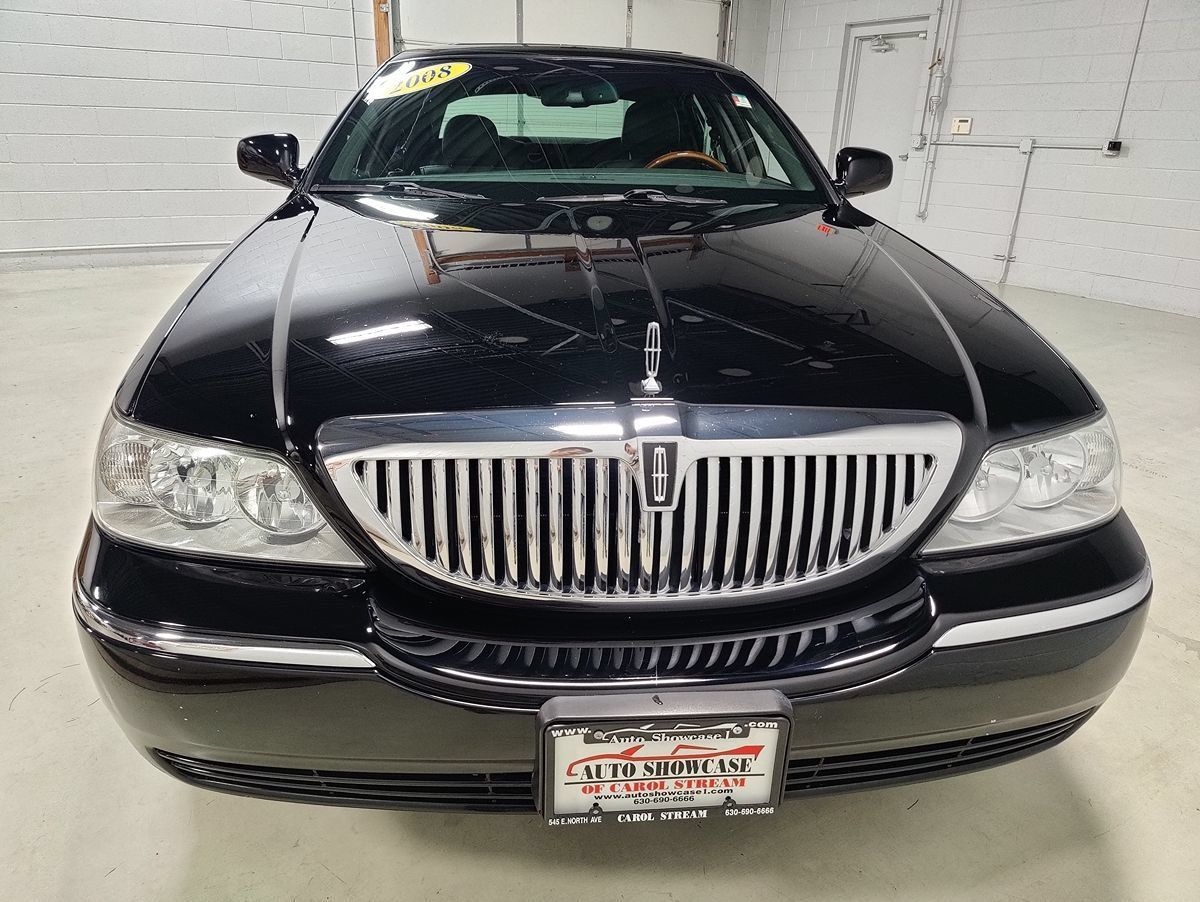 Used 2008 Lincoln Town Car Signature Limited RWD image 3