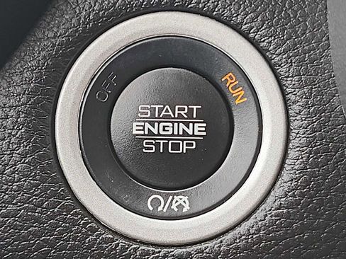 Used 2025 RAM 1500 Laramie AWD/4WD image 23
