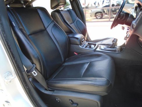 Used 2021 Dodge Charger SXT w/ Leather Interior Group RWD image 12