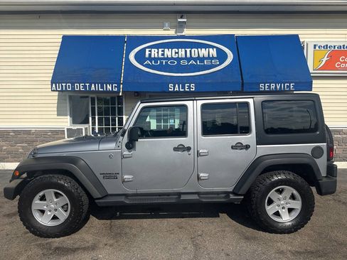Used 2015 Jeep Wrangler Unlimited Sport w/ Quick Order Package 24S AWD/4WD image 2
