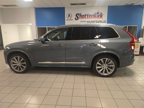 Used 2023 Volvo XC90 B6 Plus image 5