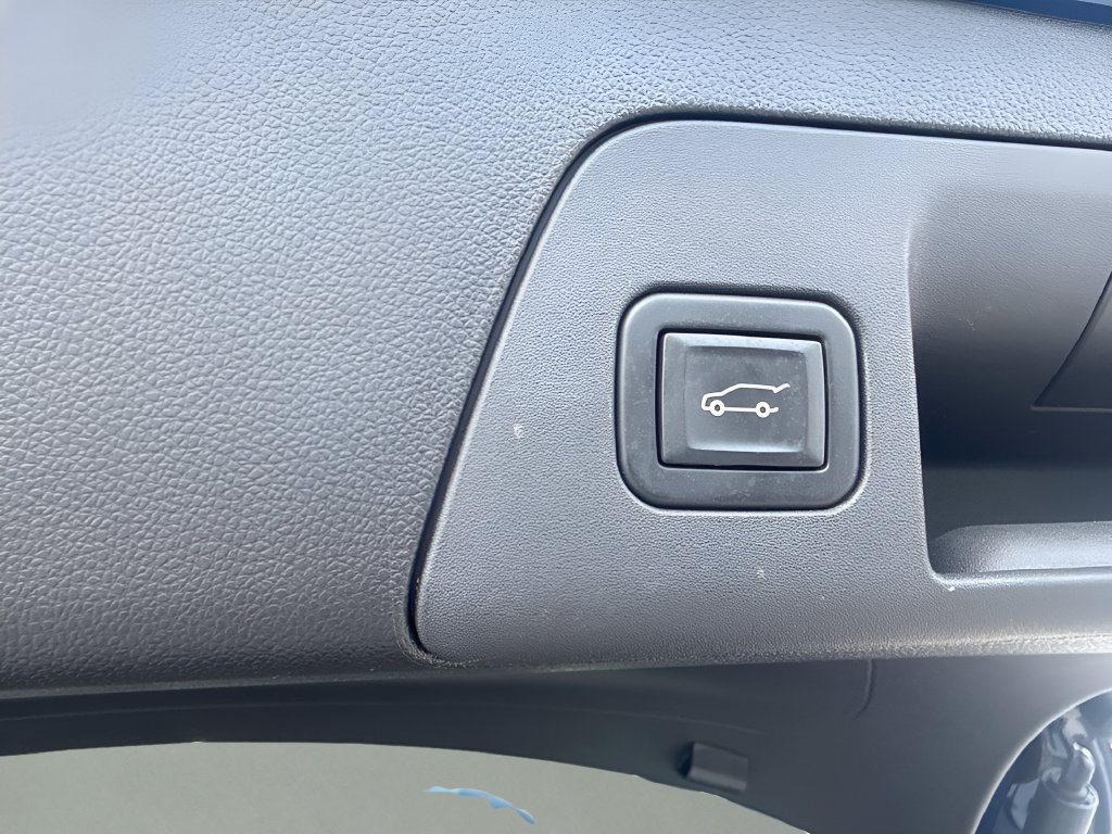 Used 2022 Buick Envision Avenir w/ Technology Package II FWD image 26