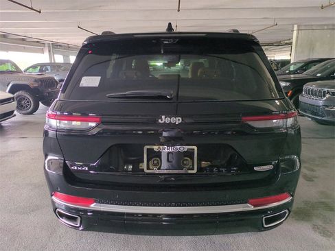New 2025 Jeep Grand Cherokee Summit image 6