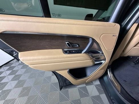 Used 2025 Land Rover Range Rover SE AWD/4WD image 30