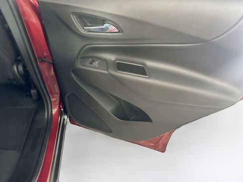 Used 2018 Chevrolet Equinox LT image 29