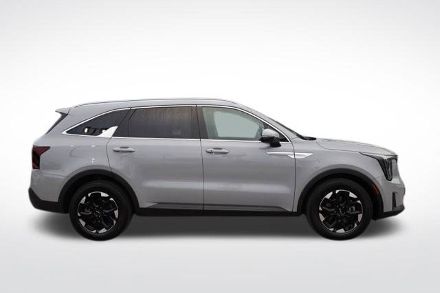 Used 2025 Kia Sorento S w/ Panoramic Sunroof Package FWD image 12