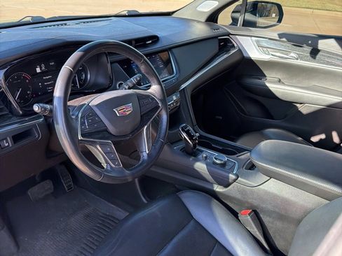 Used 2021 Cadillac XT5 Premium Luxury w/ LPO, Floor Liner Package image 24