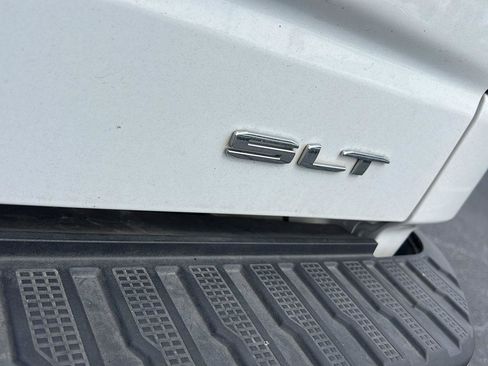Used 2025 GMC Sierra 1500 SLT AWD/4WD image 9