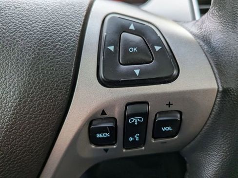 Used 2013 Ford Taurus SEL image 21