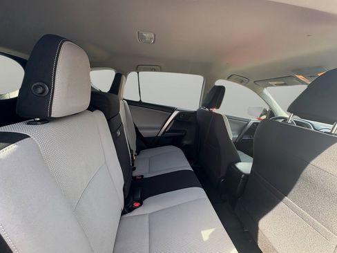 Used 2018 Toyota RAV4 LE Plus image 38