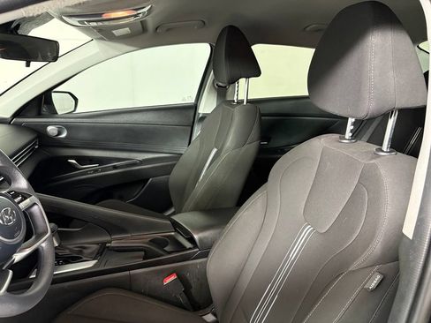 Used 2023 Hyundai Elantra SEL FWD image 18