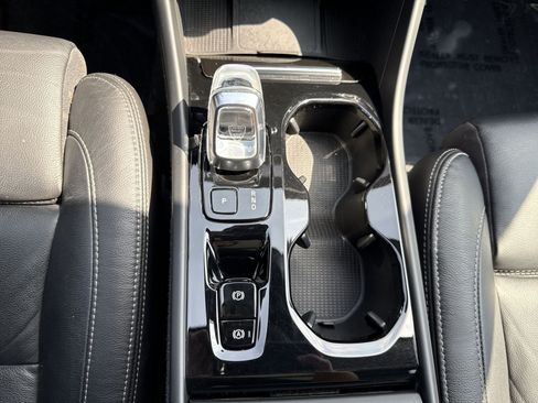 Used 2023 Volvo XC40 B5 Plus w/ Protection Package Premier AWD/4WD image 30