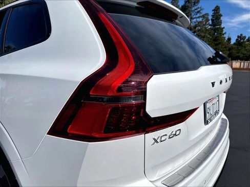 Used 2026 Volvo XC60 B5 Plus w/ Protection Package Premier AWD/4WD image 32