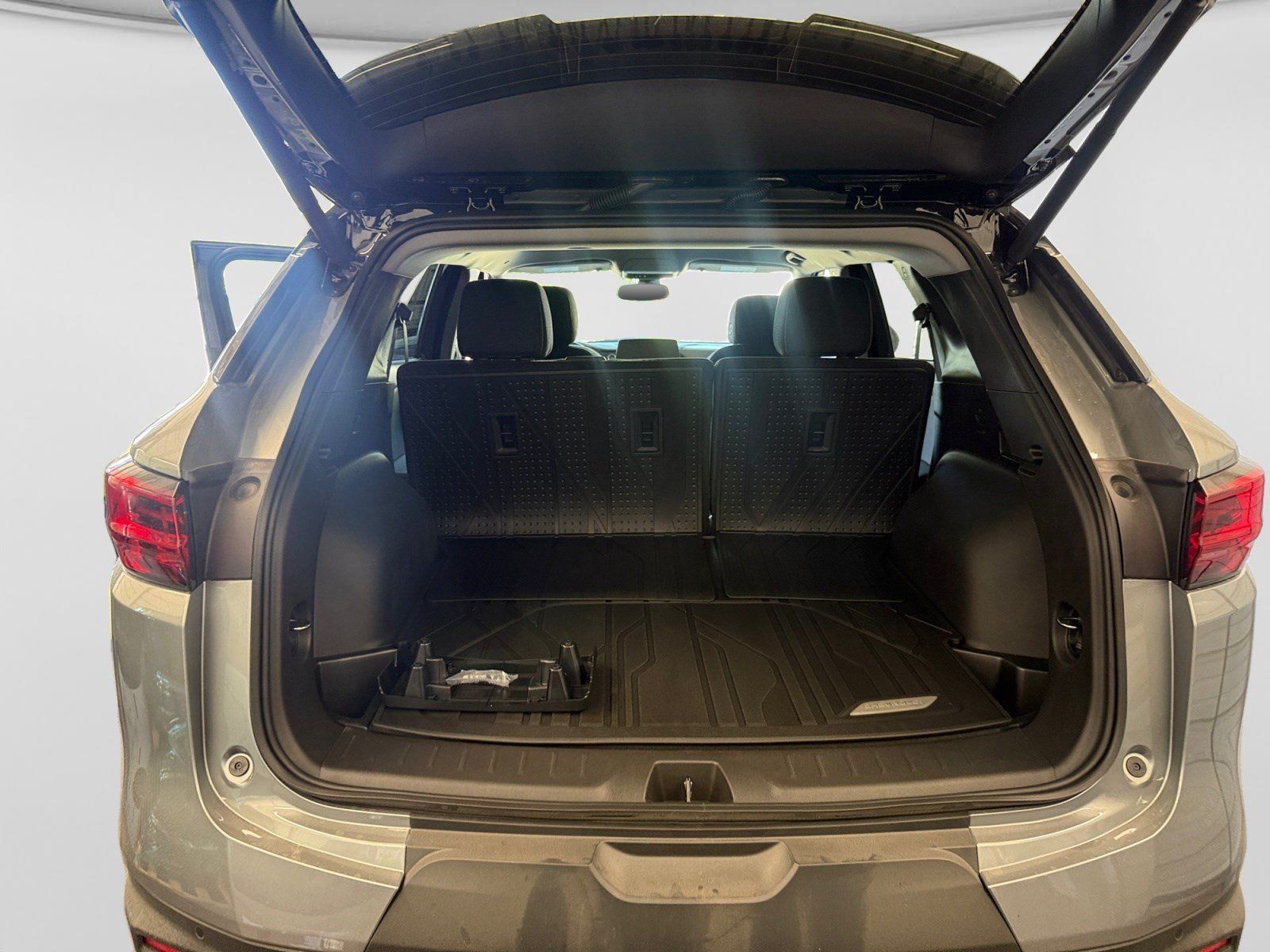 New 2026 Chevrolet Blazer LT w/ Convenience Package FWD image 17