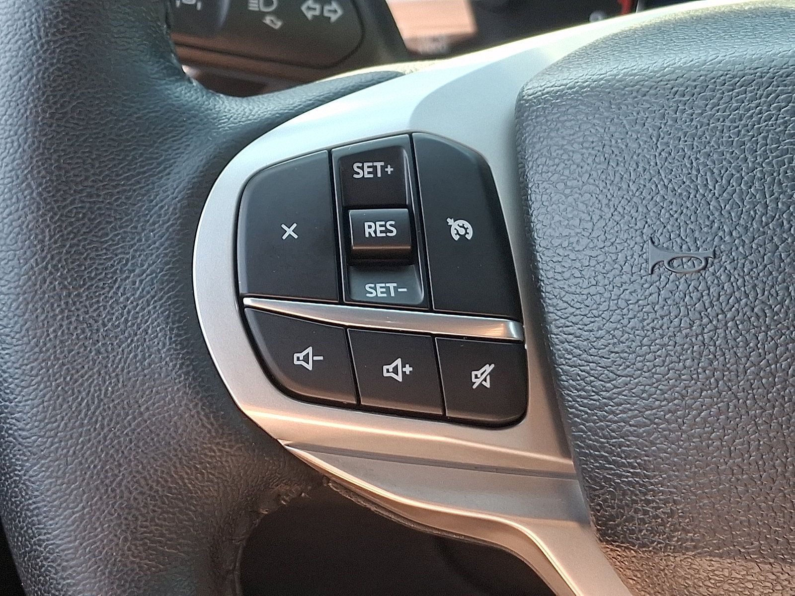 Used 2023 Ford Explorer XLT w/ Equipment Group 202A AWD/4WD image 22