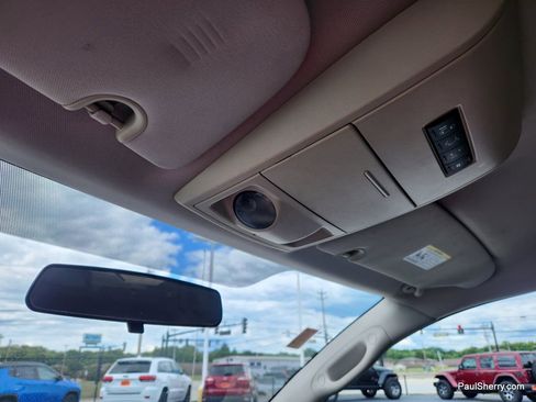 Used 2012 Dodge Grand Caravan SXT image 47