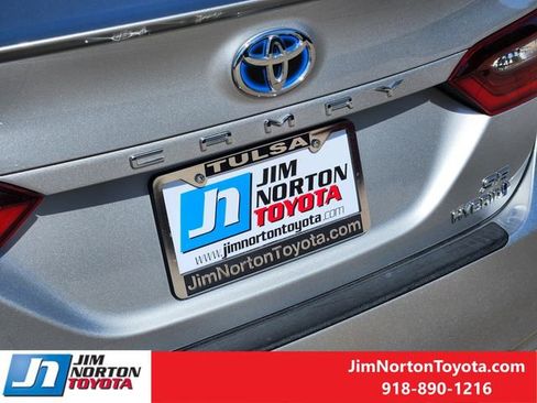 Used 2024 Toyota Camry SE FWD image 11