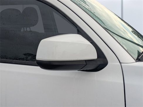 Used 2019 Toyota Tacoma SR5 image 11