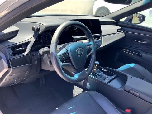 Used 2023 Lexus ES 300h w/ Premium Package FWD image 2