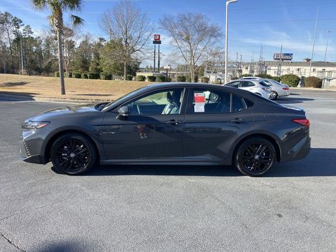 New 2026 Toyota Camry SE image 2